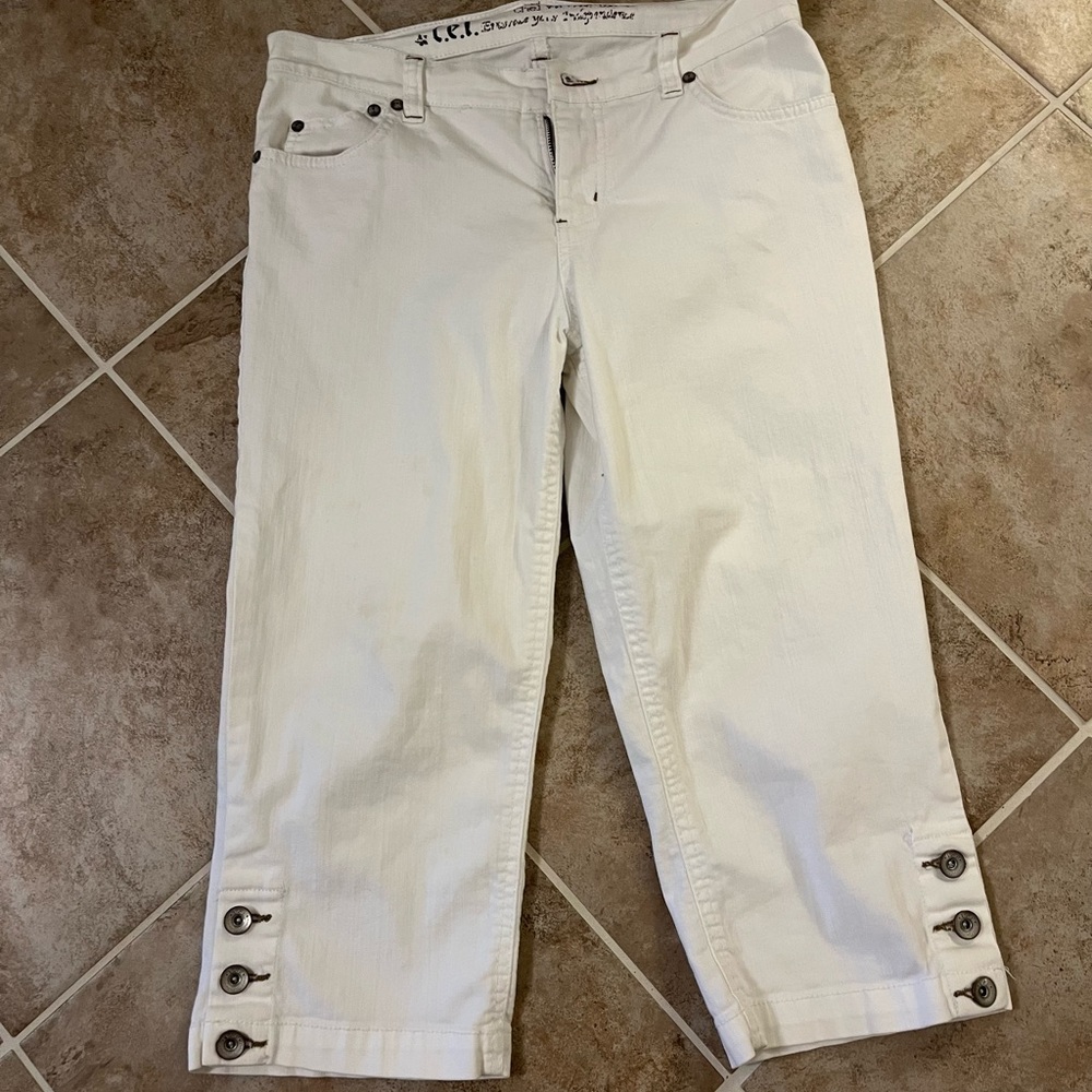 L.E.I. Girl’s Capris Size 16